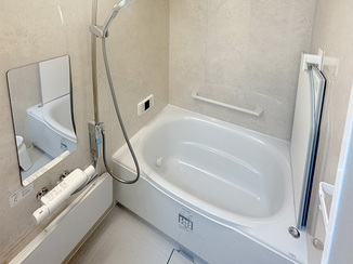 バスルームリフォーム 冬も安心、足元からぽかぽかバスルーム＆明るく一新した洗面所