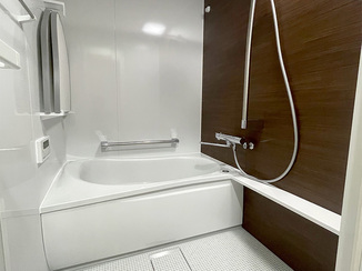 バスルームリフォーム 毎日の疲れを癒す、きれいで快適なバスルーム