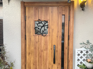 玄関ドアリフォーム 断熱・防犯・採風を兼ね備えた理想の玄関ドア